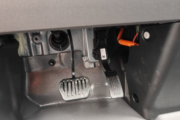 Զ������F3E 2025���ǻ۰� Һɲ 3.82�׵��Ŵ��綯����΢�� ����65kWhͼƬ