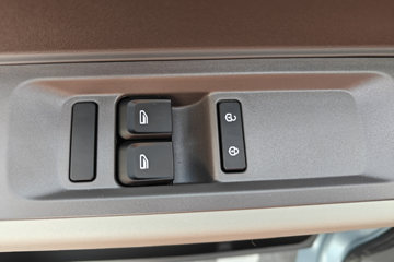 Զ������F3E 2025���ǻ۰� Һɲ 3.82�׵��Ŵ��綯����΢�� ����65kWhͼƬ