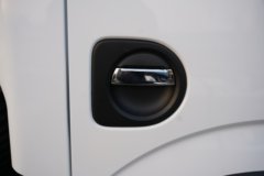 东风多利卡D6 4.2米单排插电式混合动力栏板轻卡