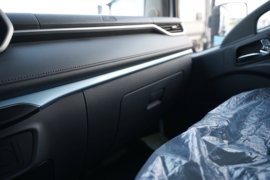 多利卡D6&nbsp;电动载货车驾驶室图片