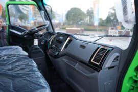 多利卡D6&nbsp;自卸车驾驶室                                               图片