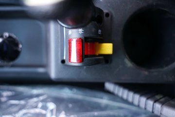 ���������D6 2.4L���� 155���� ��ʿ��8�� 3.2�׵�����ж��ͼƬ