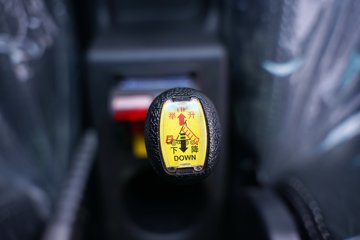 ���������D6 2.4L���� 155���� ��ʿ��8�� 3.2�׵�����ж��ͼƬ