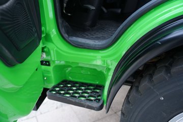 ���������D6 2.4L���� 155���� ��ʿ��8�� 3.2�׵�����ж��ͼƬ