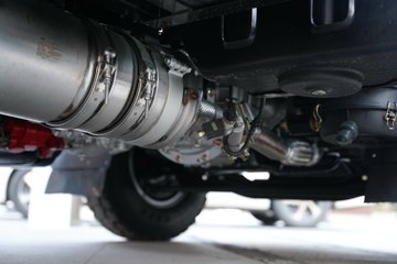 ���������D6 2.4L���� 155���� ��ʿ��8�� 3.2�׵�����ж��ͼƬ