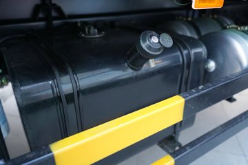 ���������D6 2.4L���� 155���� ��ʿ��8�� 3.2�׵�����ж��ͼƬ