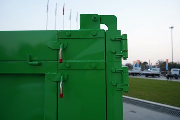 ���������D6 2.4L���� 155���� ��ʿ��8�� 3.2�׵�����ж��ͼƬ