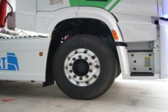 陕汽德龙H6000E 6X4 纯电动牵引车 400kWh