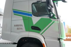 陕汽德龙H6000E 6X4 纯电动牵引车 400kWh