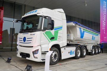 陕汽德龙H6000E 6X4 纯电动牵引车 400kWh