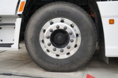 陕汽德龙H6000E 6X4 纯电动牵引车 400kWh