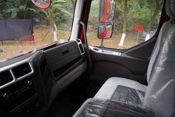 ������������L3 4.3L���� 240���� 6X2R ��ʿ��10�� 4.5����ж��ͼƬ