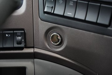 ������������L3 4.3L���� 240���� 6X2R ��ʿ��10�� 4.5����ж��ͼƬ