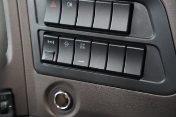 ������������L3 4.3L���� 240���� 6X2R ��ʿ��10�� 4.5����ж��ͼƬ