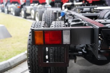 ������������L3 4.3L���� 240���� 6X2R ��ʿ��10�� 4.5����ж��ͼƬ