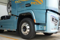 陕汽德龙G6000 菁英版 14L LNG 600马力 6X4 法士特16档 AMT自动档 牵引车