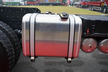 ������������HK 12.9L���� 600���� 8X4 ��ʿ��13�� 6.8����ж��ͼƬ