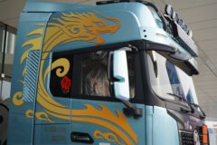 陕汽德龙G6000 13.3L LNG 570马力 6X4 法士特16档 AMT自动档 危险品牵引车