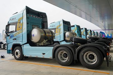 德龙G6000&nbsp;牵引车外观                                                图片