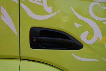 �������ó� �Ʒ�� 6X4 ���ʽ���̻�϶���ǣ���� �д��º�400kWhͼƬ