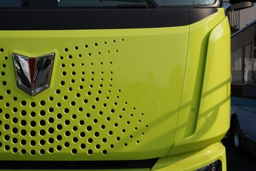 �������ó� �Ʒ�� 6X4 ���ʽ���̻�϶���ǣ���� �д��º�400kWhͼƬ