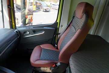 �������ó� �Ʒ�� 6X4 ���ʽ���̻�϶���ǣ���� �д��º�400kWhͼƬ