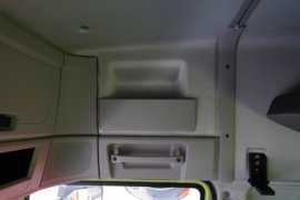 云凤凰&nbsp;电动牵引车驾驶室图片