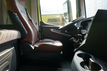 �������ó� �Ʒ�� 6X4 ���ʽ���̻�϶���ǣ���� �д��º�400kWhͼƬ