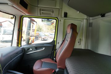 �������ó� �Ʒ�� 6X4 ���ʽ���̻�϶���ǣ���� �д��º�400kWhͼƬ