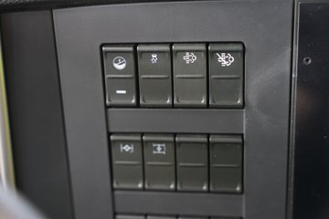 �������ó� �Ʒ�� 6X4 ���ʽ���̻�϶���ǣ���� �д��º�400kWhͼƬ