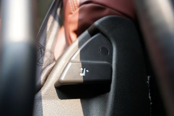 �������ó� �Ʒ�� 6X4 ���ʽ���̻�϶���ǣ���� �д��º�400kWhͼƬ