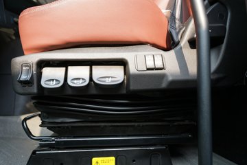 �������ó� �Ʒ�� 6X4 ���ʽ���̻�϶���ǣ���� �д��º�400kWhͼƬ