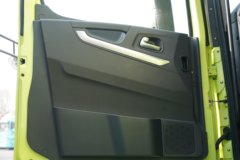 奇瑞商用车 云凤凰 6X4 插电式增程混合动力牵引车 中创新航400kWh