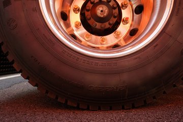 �������ó� �Ʒ�� 6X4 ���ʽ���̻�϶���ǣ���� �д��º�400kWhͼƬ