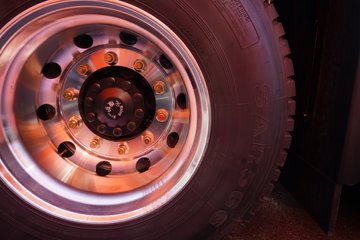 �������ó� �Ʒ�� 6X4 ���ʽ���̻�϶���ǣ���� �д��º�400kWhͼƬ