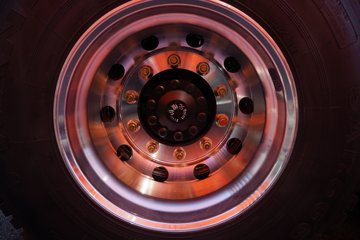 �������ó� �Ʒ�� 6X4 ���ʽ���̻�϶���ǣ���� �д��º�400kWhͼƬ