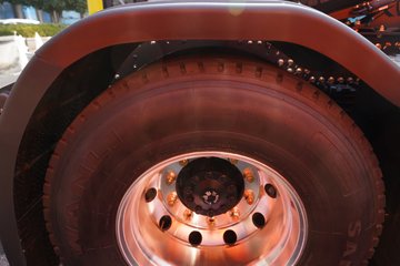 �������ó� �Ʒ�� 6X4 ���ʽ���̻�϶���ǣ���� �д��º�400kWhͼƬ