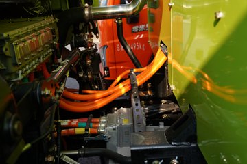 �������ó� �Ʒ�� 6X4 ���ʽ���̻�϶���ǣ���� �д��º�400kWhͼƬ