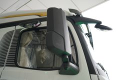 陕汽德龙M5000C 4.5L柴油 280马力 4X2 万里扬8档 9.8米厢式载货车