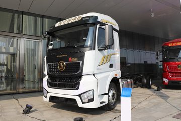 陕汽德龙M5000C 4.5L柴油 280马力 4X2 万里扬8档 9.8米厢式载货车