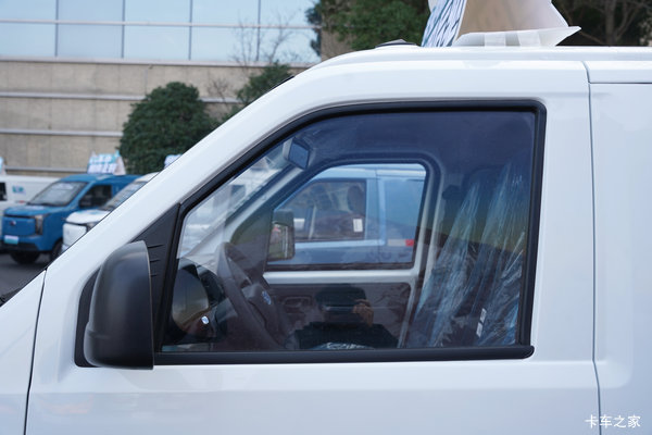 本次“奇瑞商用车(原开瑞汽车) 电动封闭厢货 凯翼江豚E5优惠促