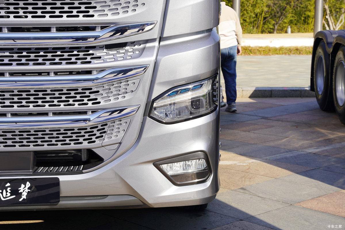 �����ؿ�i׷�� 6X4 ��϶���ǣ���� ΢��29.54kWh���