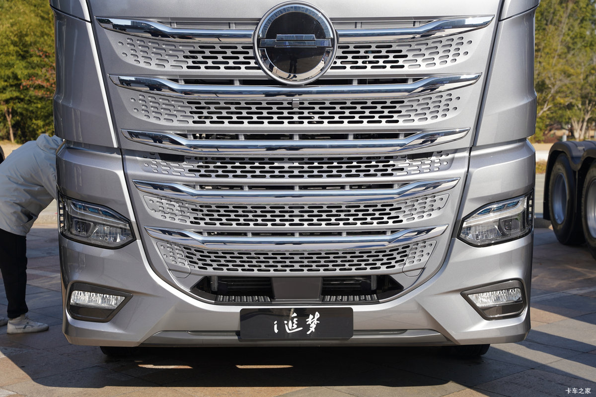 �����ؿ�i׷�� 6X4 ��϶���ǣ���� ΢��29.54kWh���