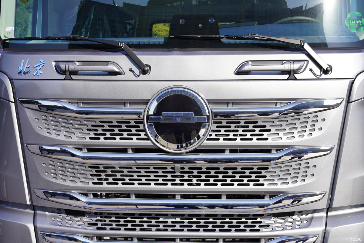 �����ؿ�i׷�� 6X4 ��϶���ǣ���� ΢��29.54kWh���