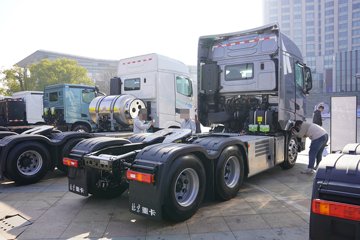 i追梦&nbsp;电动牵引车外观图片