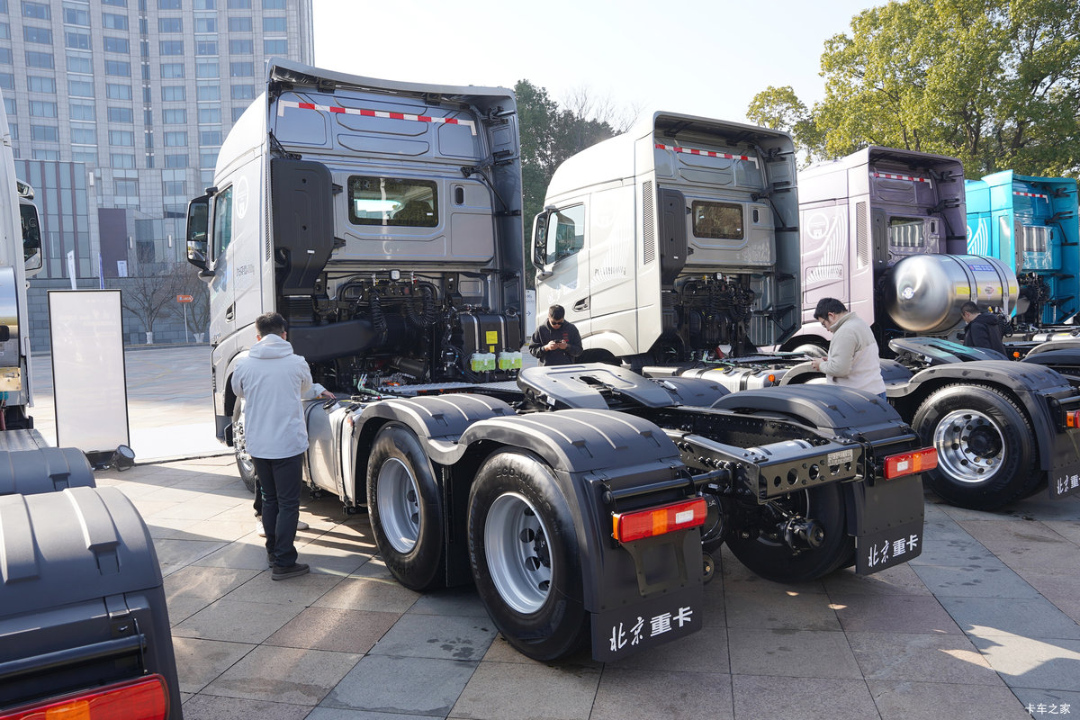 �����ؿ�i׷�� 6X4 ��϶���ǣ���� ΢��29.54kWh���