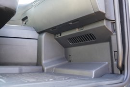 i追梦&nbsp;电动牵引车驾驶室图片