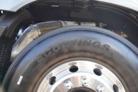 i追梦&nbsp;电动牵引车底盘图片