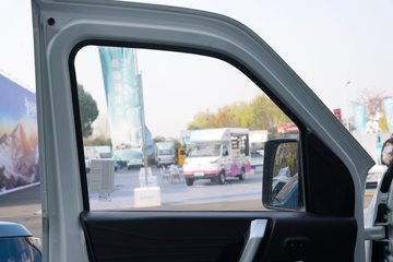 海豚K5&nbsp;电动封闭厢货驾驶室图片