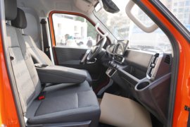 海豚K7&nbsp;电动封闭厢货驾驶室图片